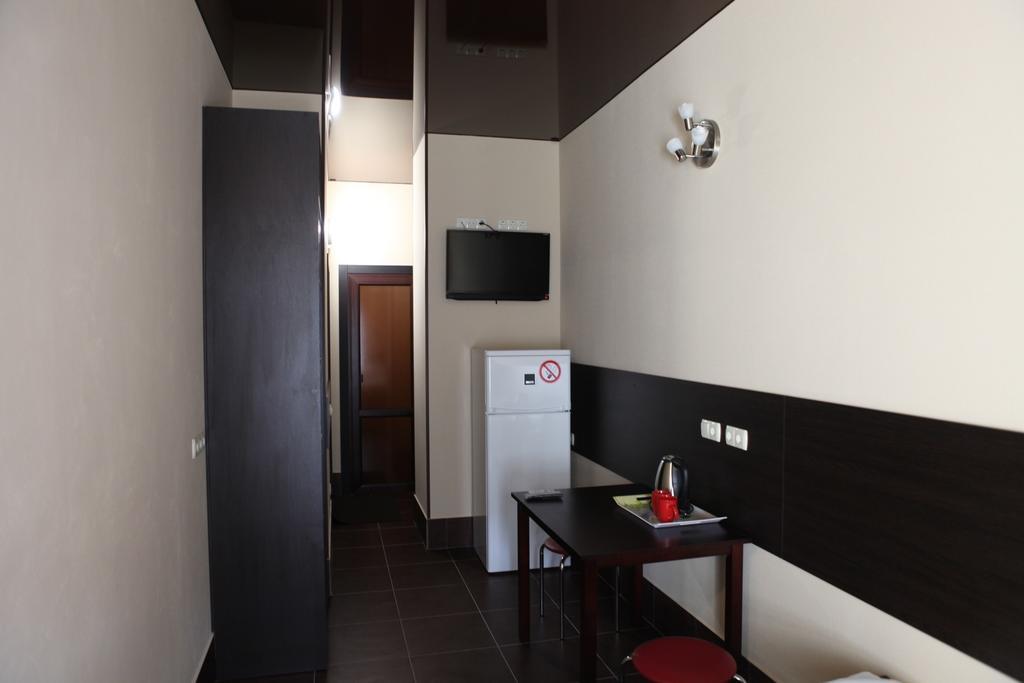 Genuez Hotel Odesa Room photo