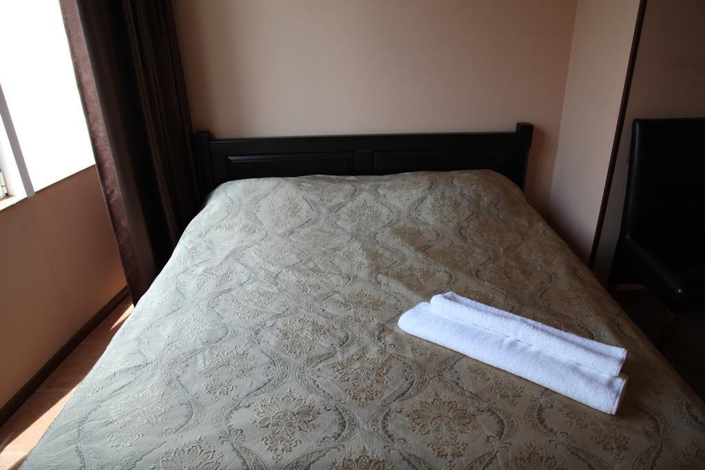 Genuez Hotel Odesa Room photo